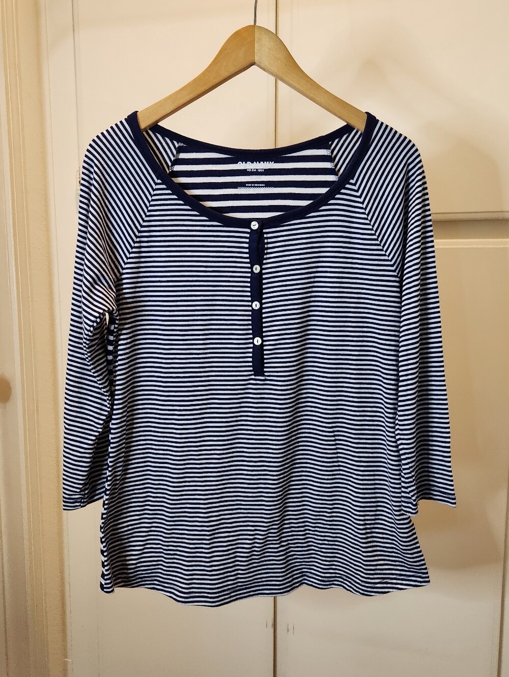 Old navy blue and white stripes long sleeves top